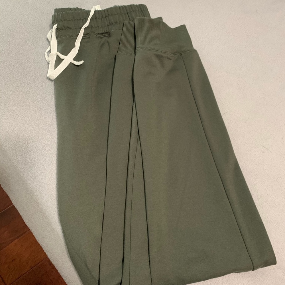 XL olive green Lularoe Jax
